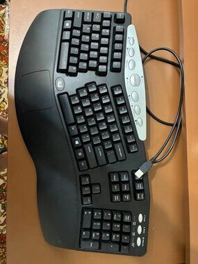 Adesso Ergonomic multimedia USB Keyboard